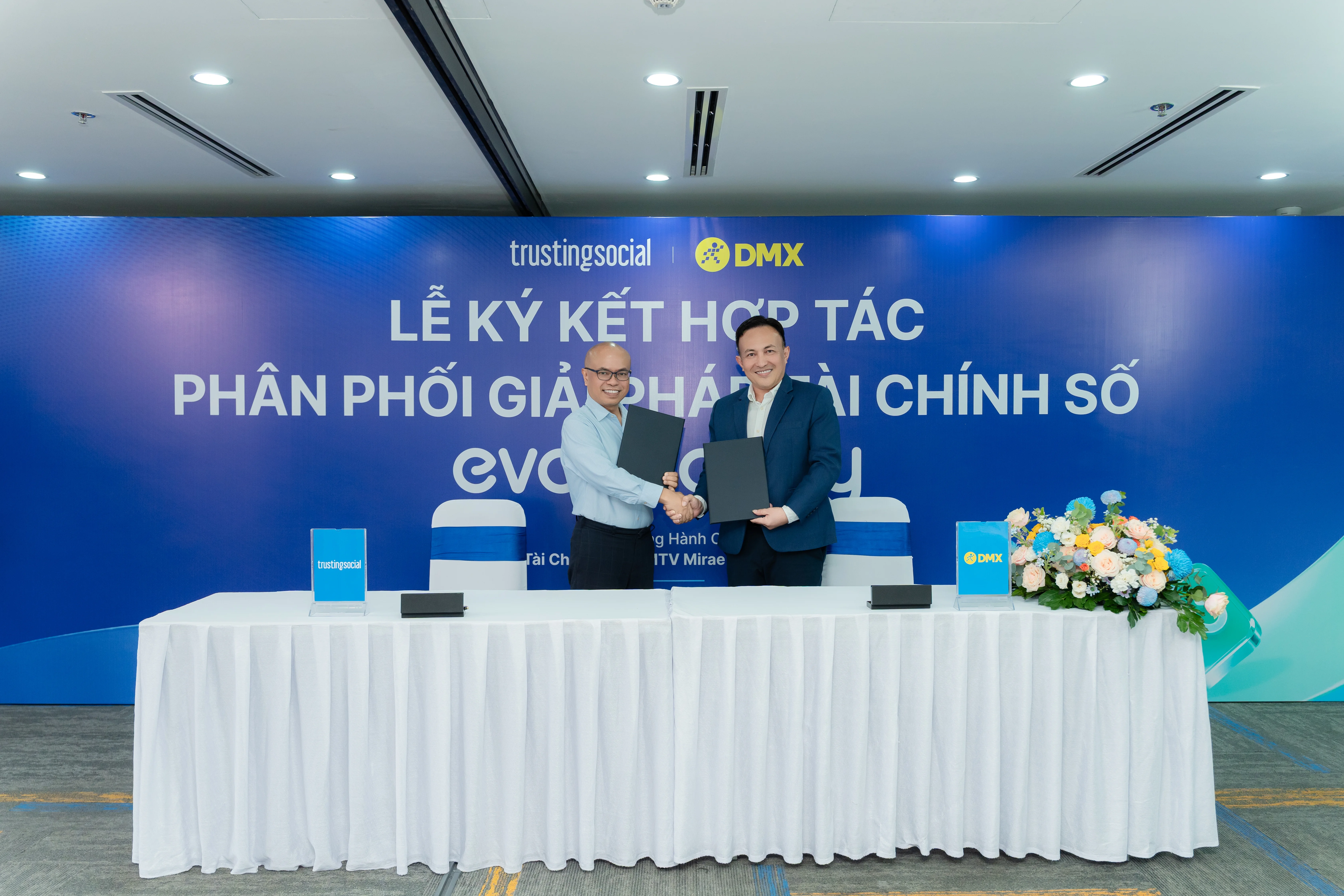 Lễ ký kết hợp tác triển khai ứng dụng EVO Money