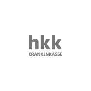 Das hkk Krankenkasse-Logo mit grauem Schriftzug auf schwarzem Hintergrund.