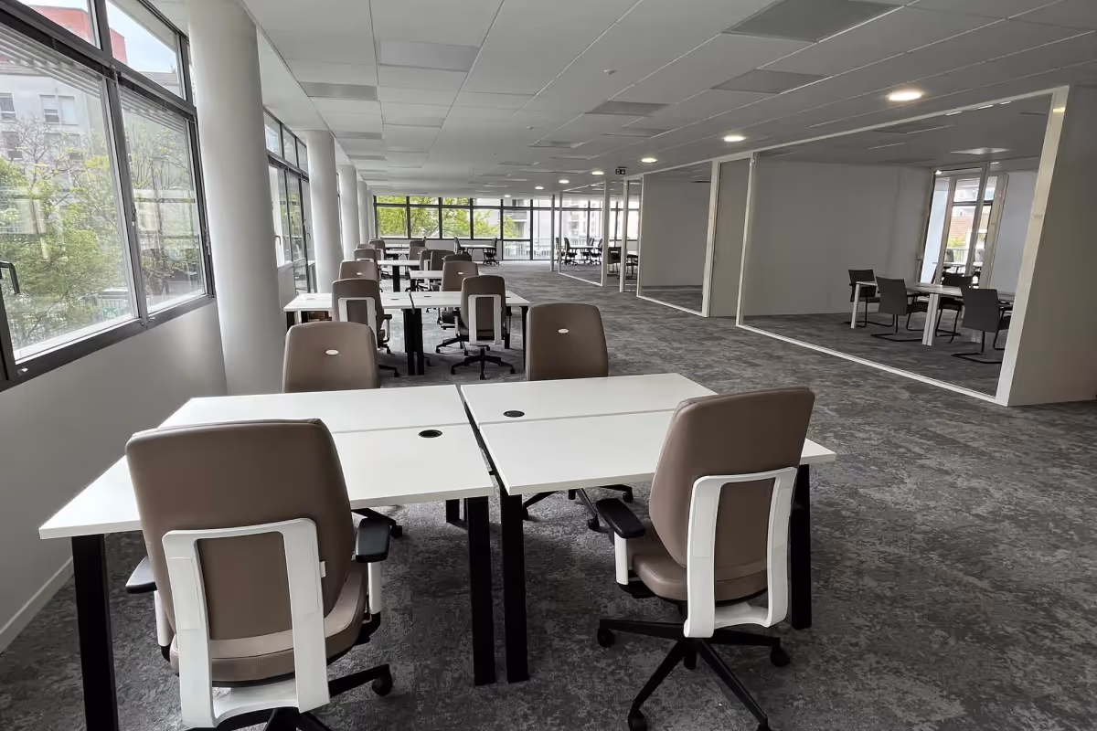 Bureau privatif avec services – 15 Avenue de la Métallurgie