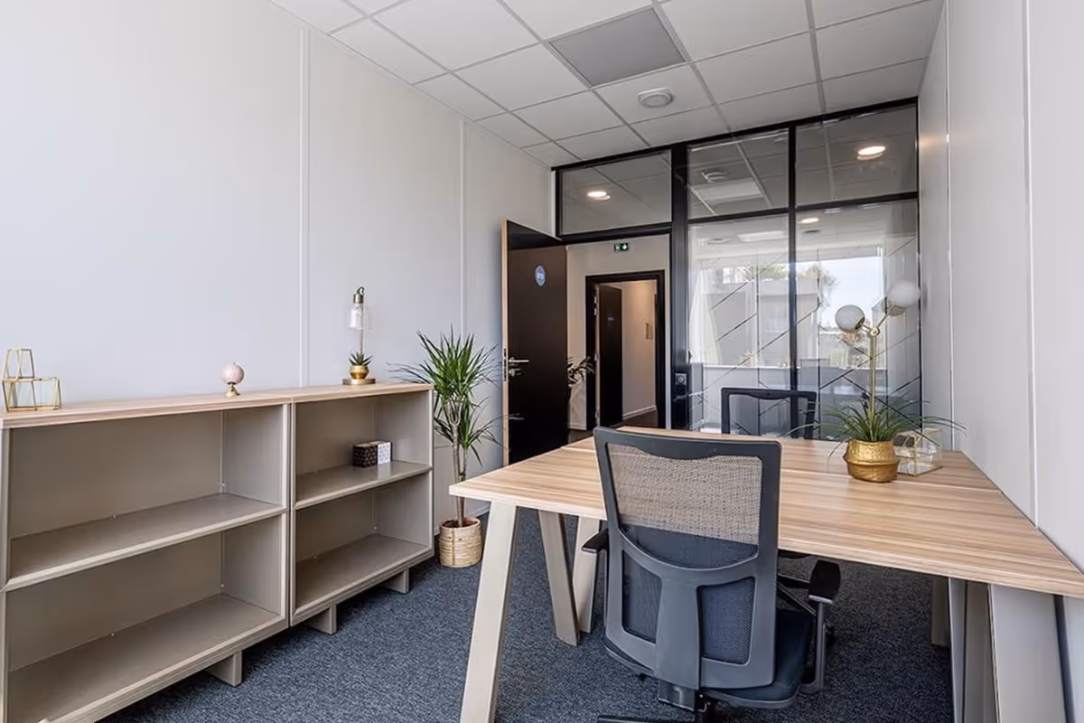 Bureau privatif avec services – 9 Allée de Longchamp