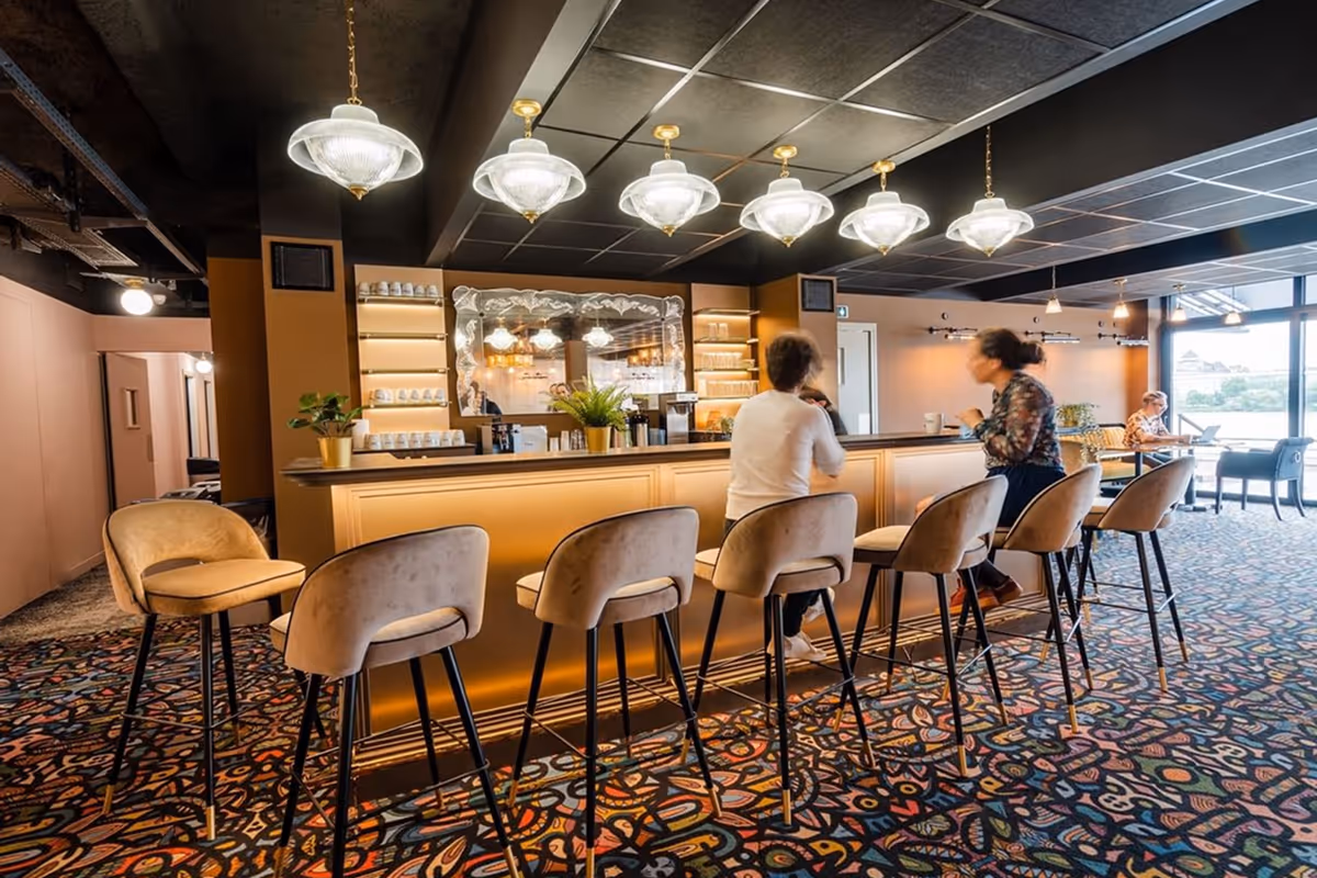 Ambiance de travail – Hangar 15, Quai des chartrons