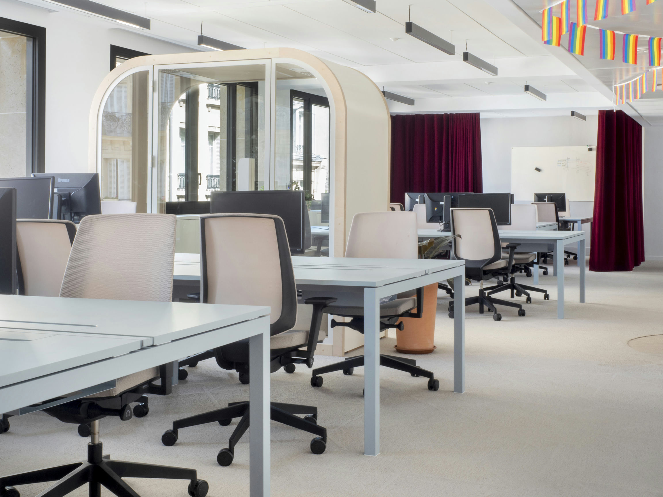 Ambiance de travail – 9 Rue Jadin