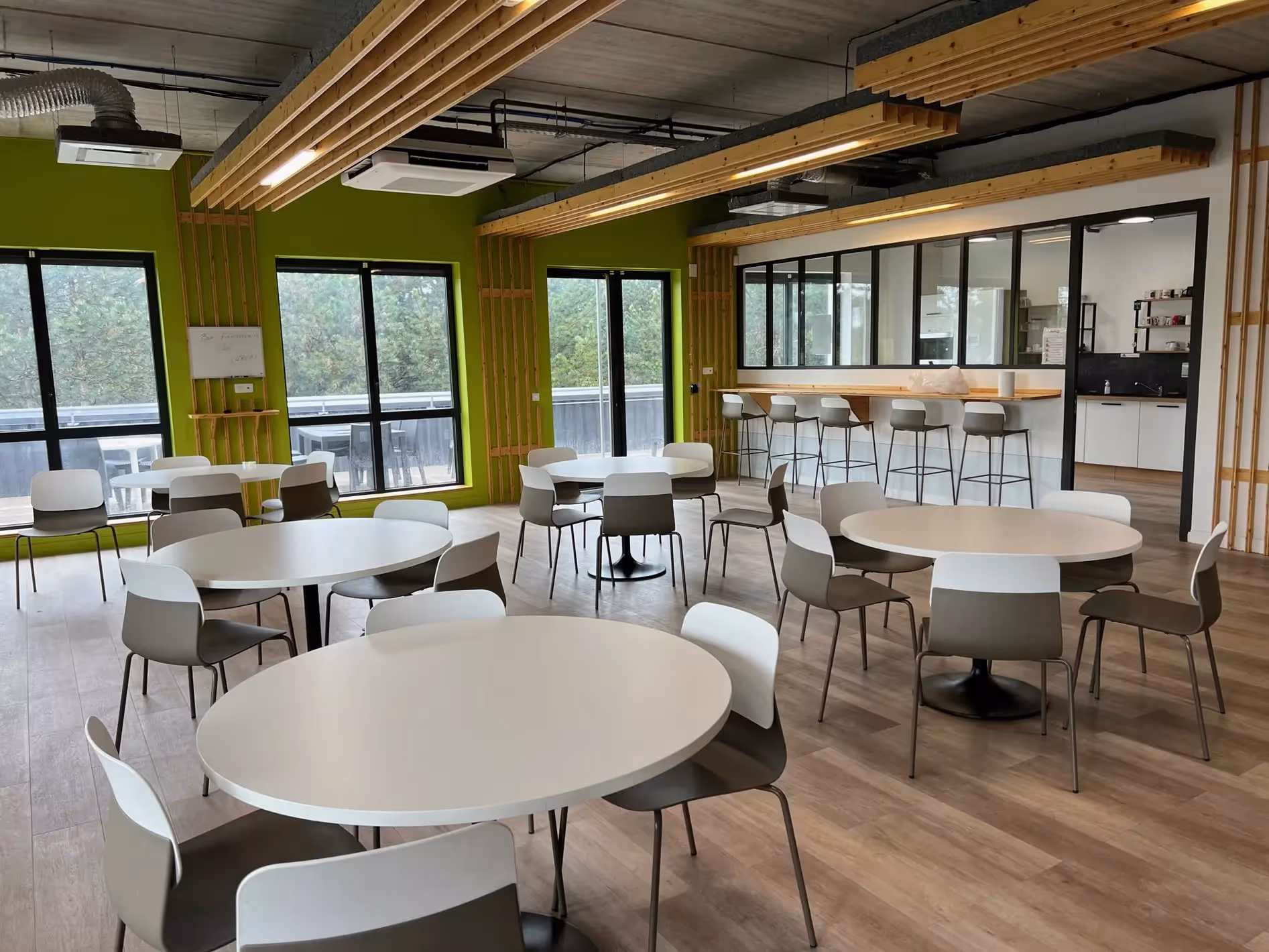 Intérieur centre de coworking – Guyancourt