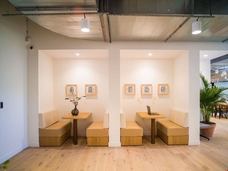 Ambiance de travail – 18 Rue de Navarin