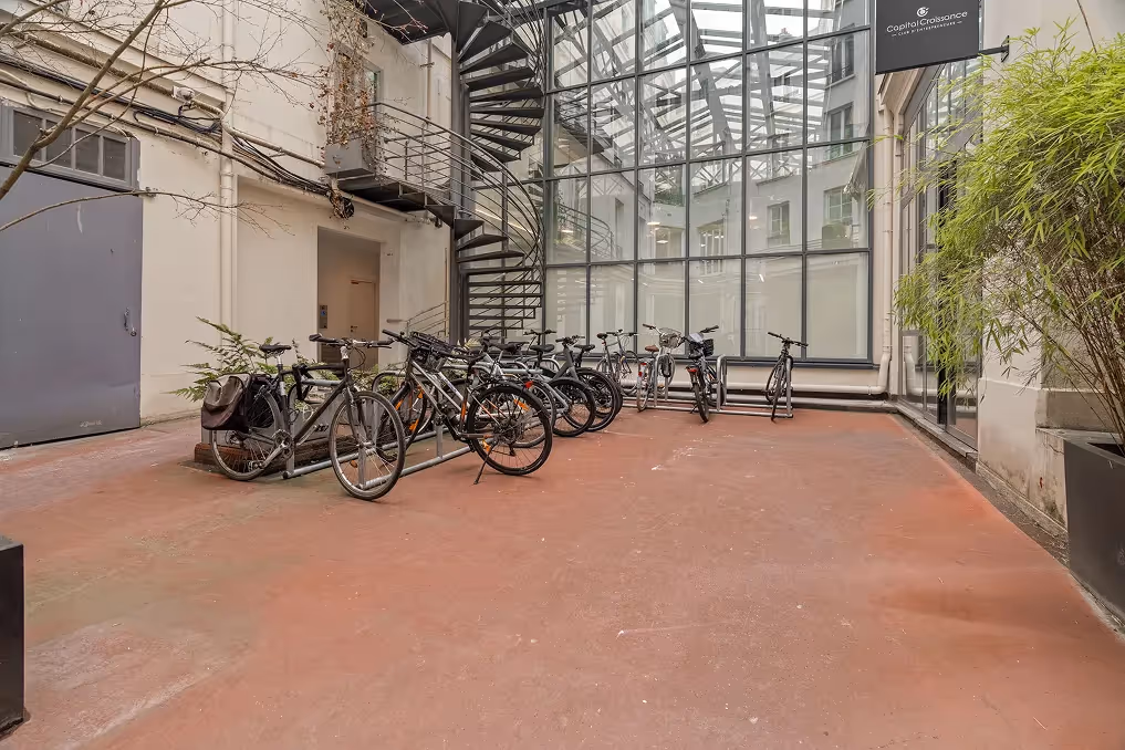 Ambiance de travail – 19 Rue du Rocher