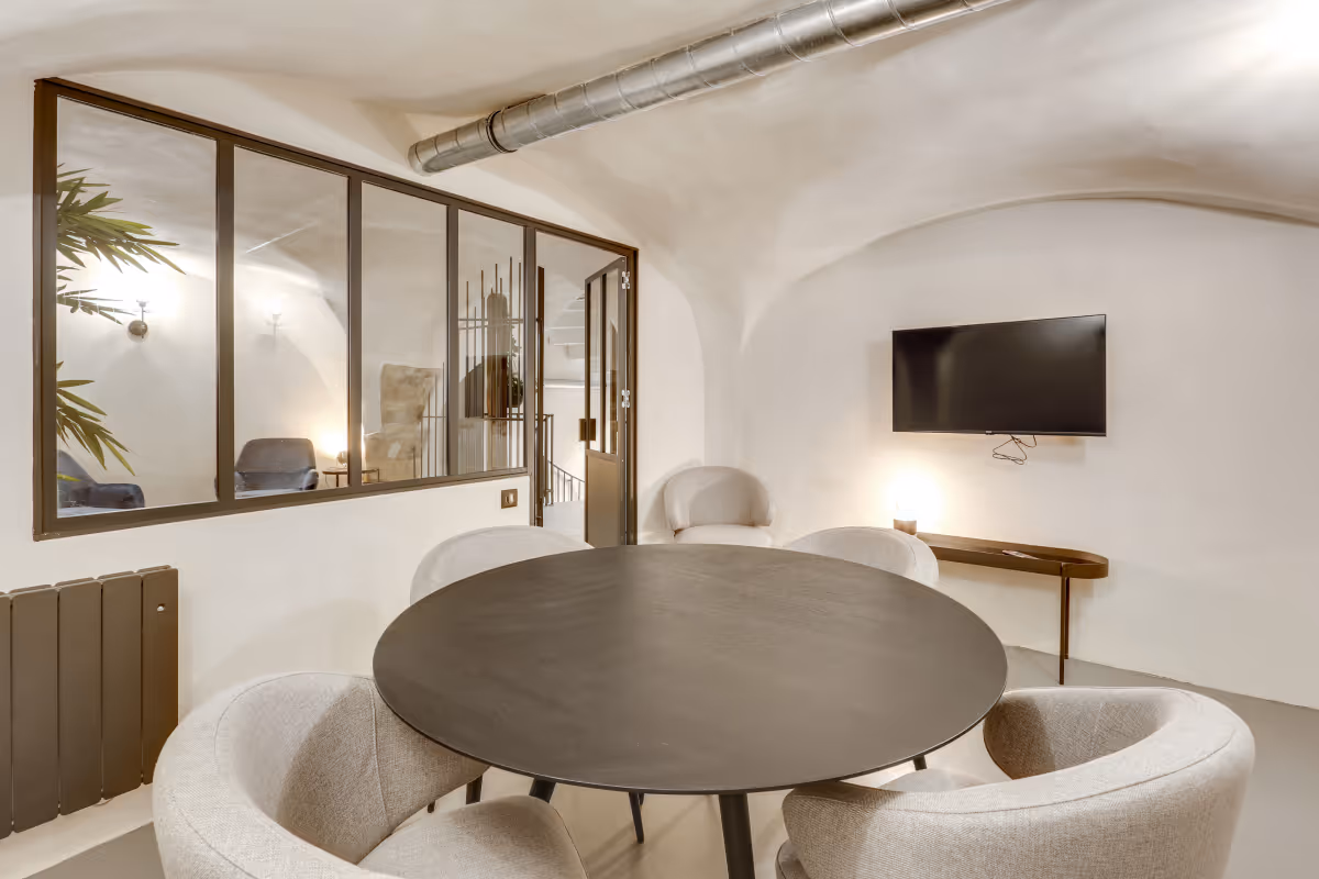 Intérieur bureau opéré – Paris