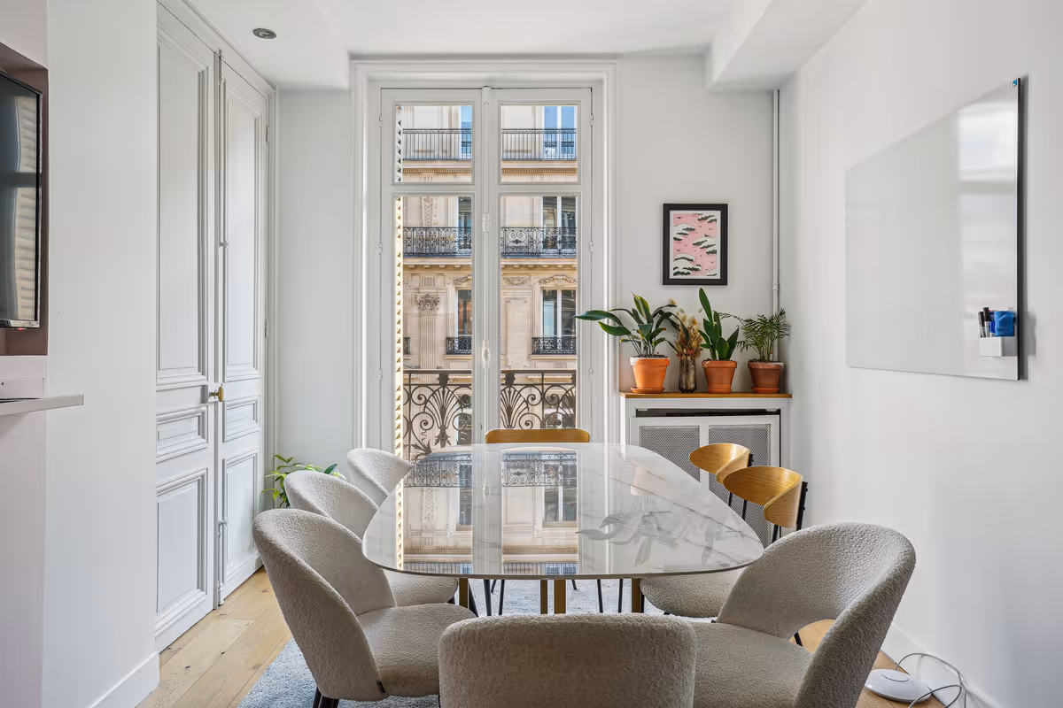Intérieur bureau opéré – Paris