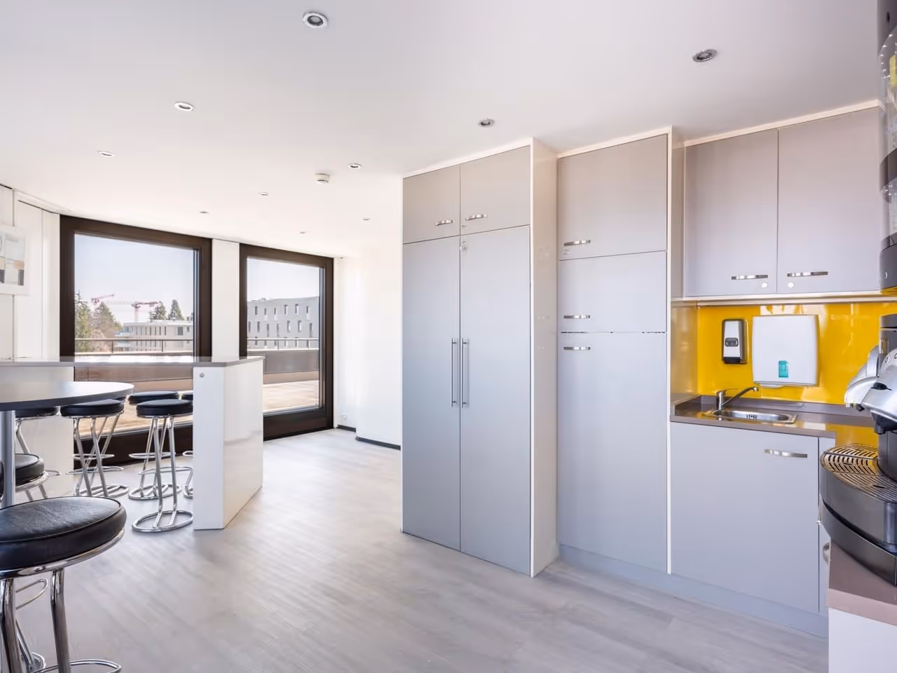 Bureau privatif avec services – Avenue Louis-Casaï