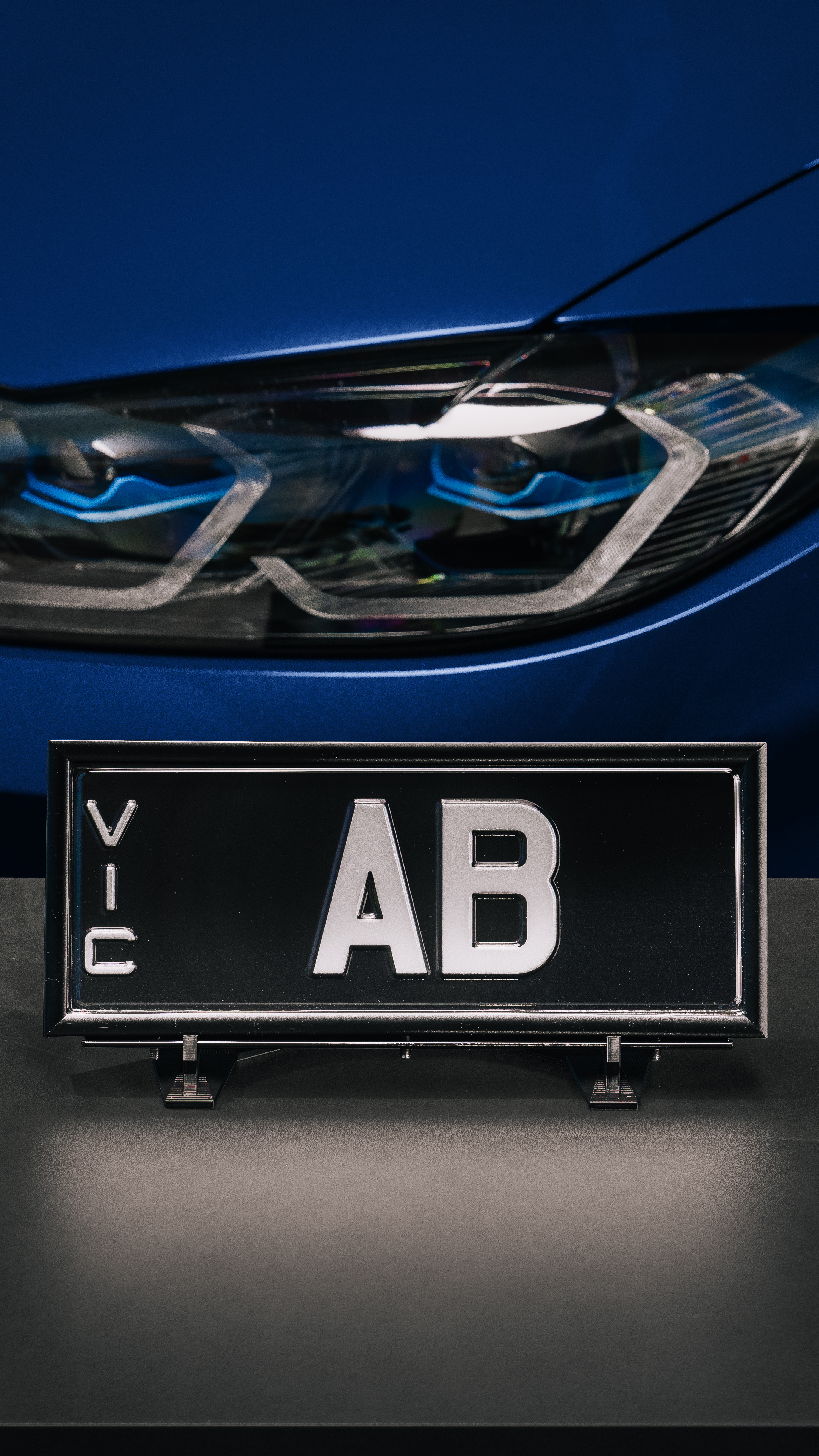 VPlates blue close up