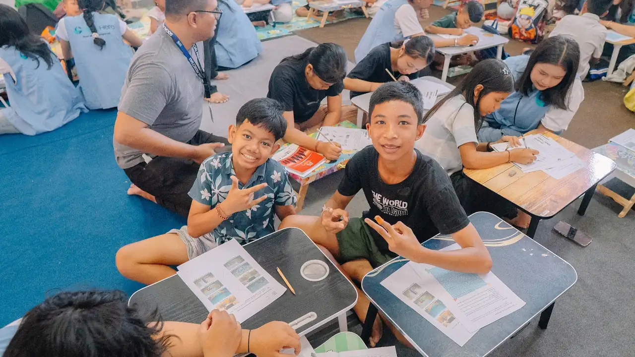 Volunteers working with children at Yayasan Lentera Anak Bali