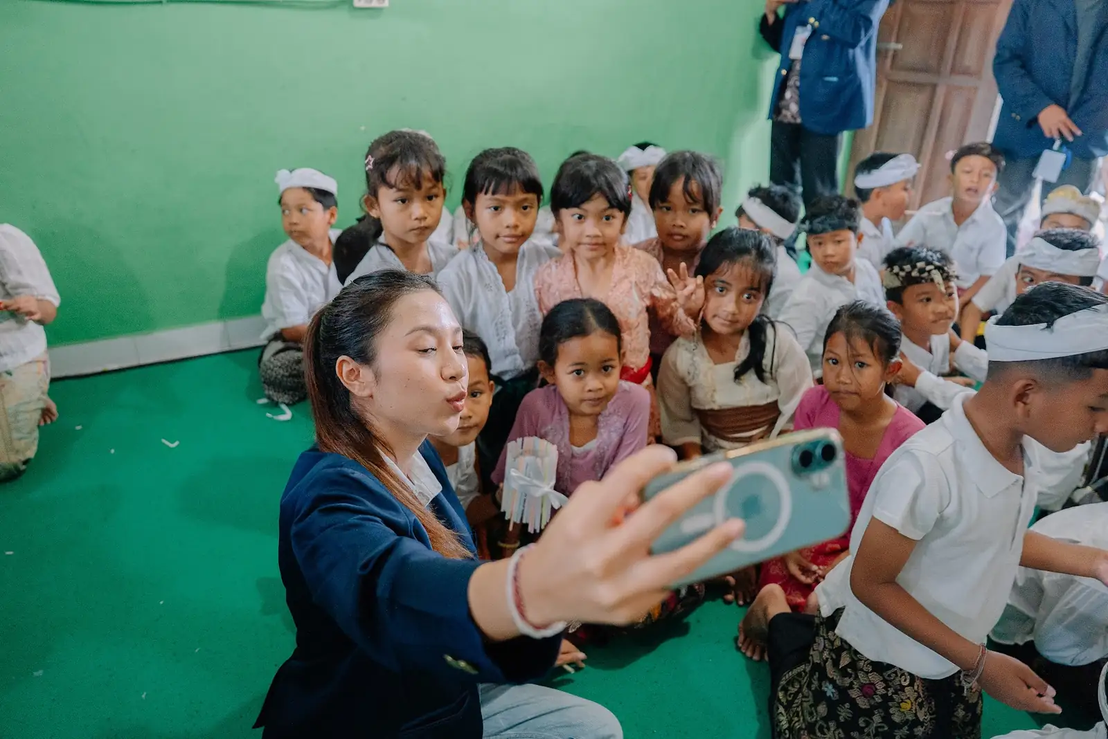 Students at Sukawati during the OceanHero waste-sorting session