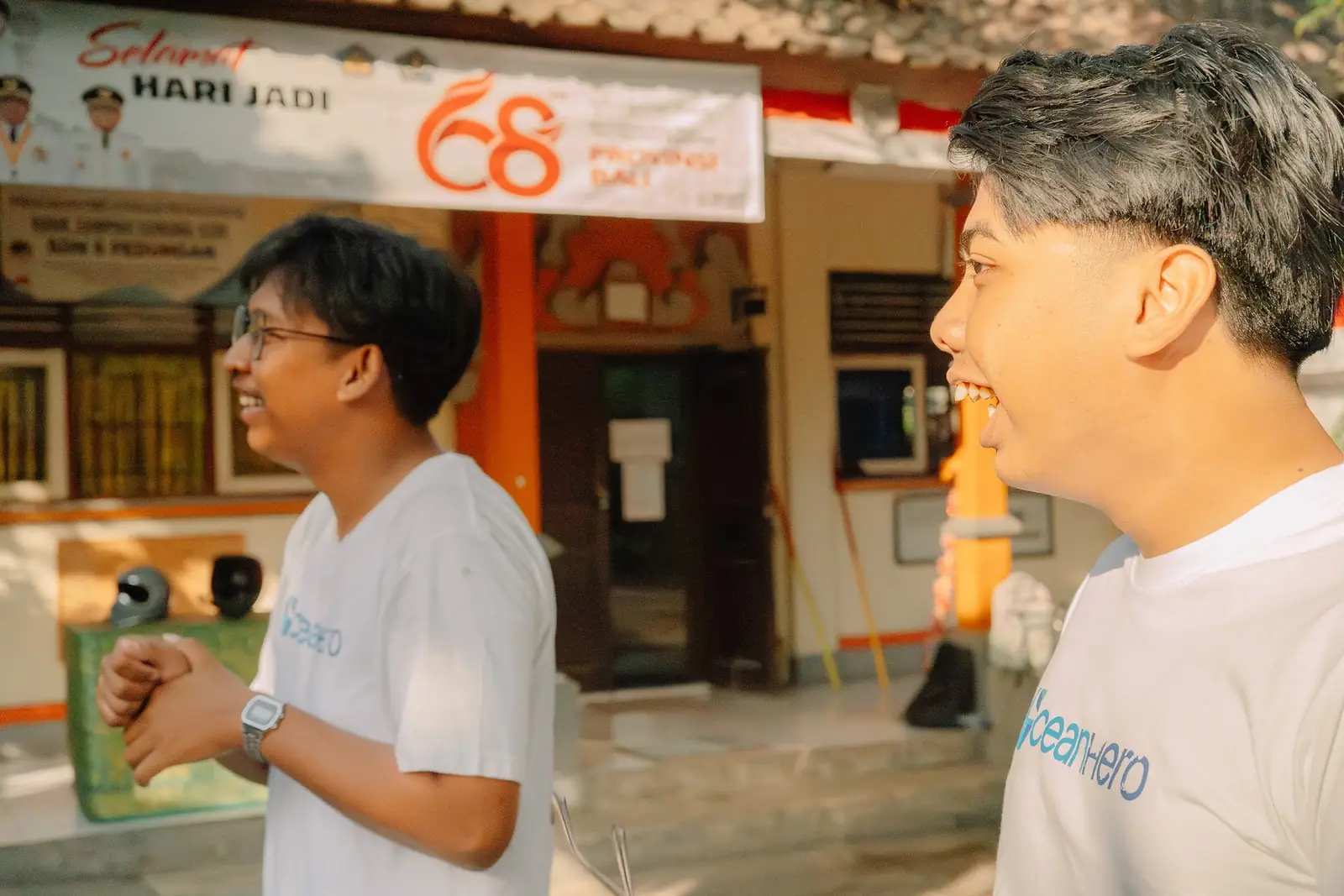 OceanHero volunteers at the entrance to SDN 6 Pedungan