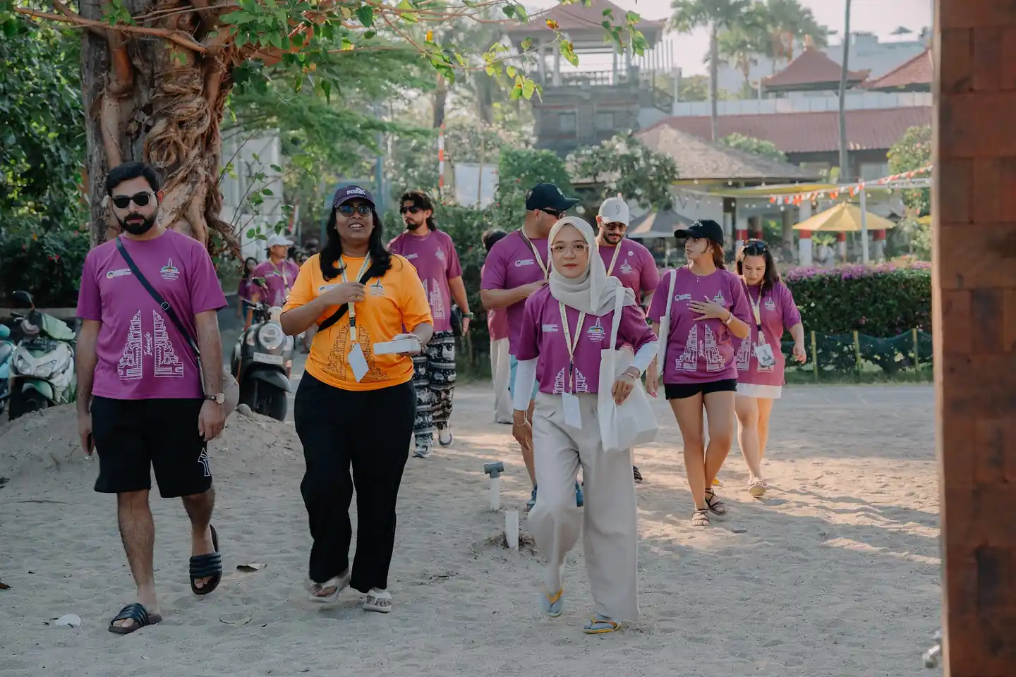 Participants walking down to the shoreline at Jerman Beach