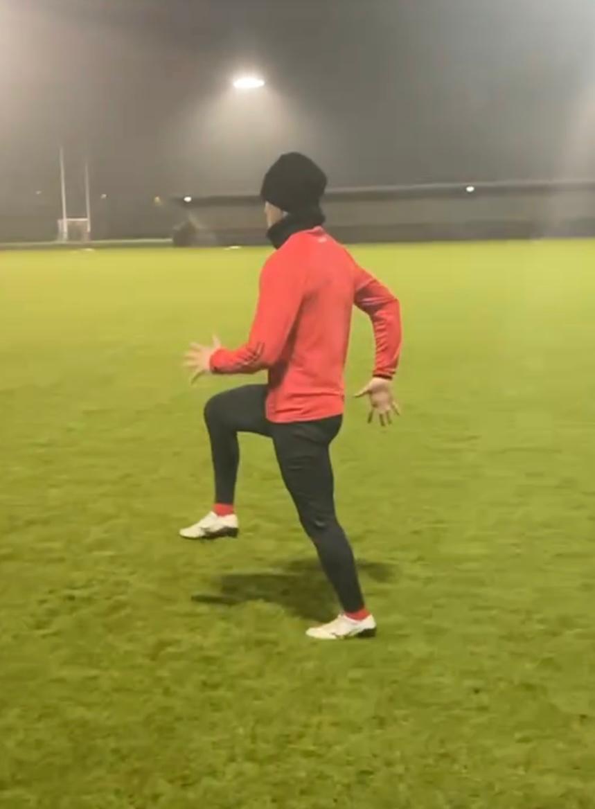 Athlete doing bodyweight training