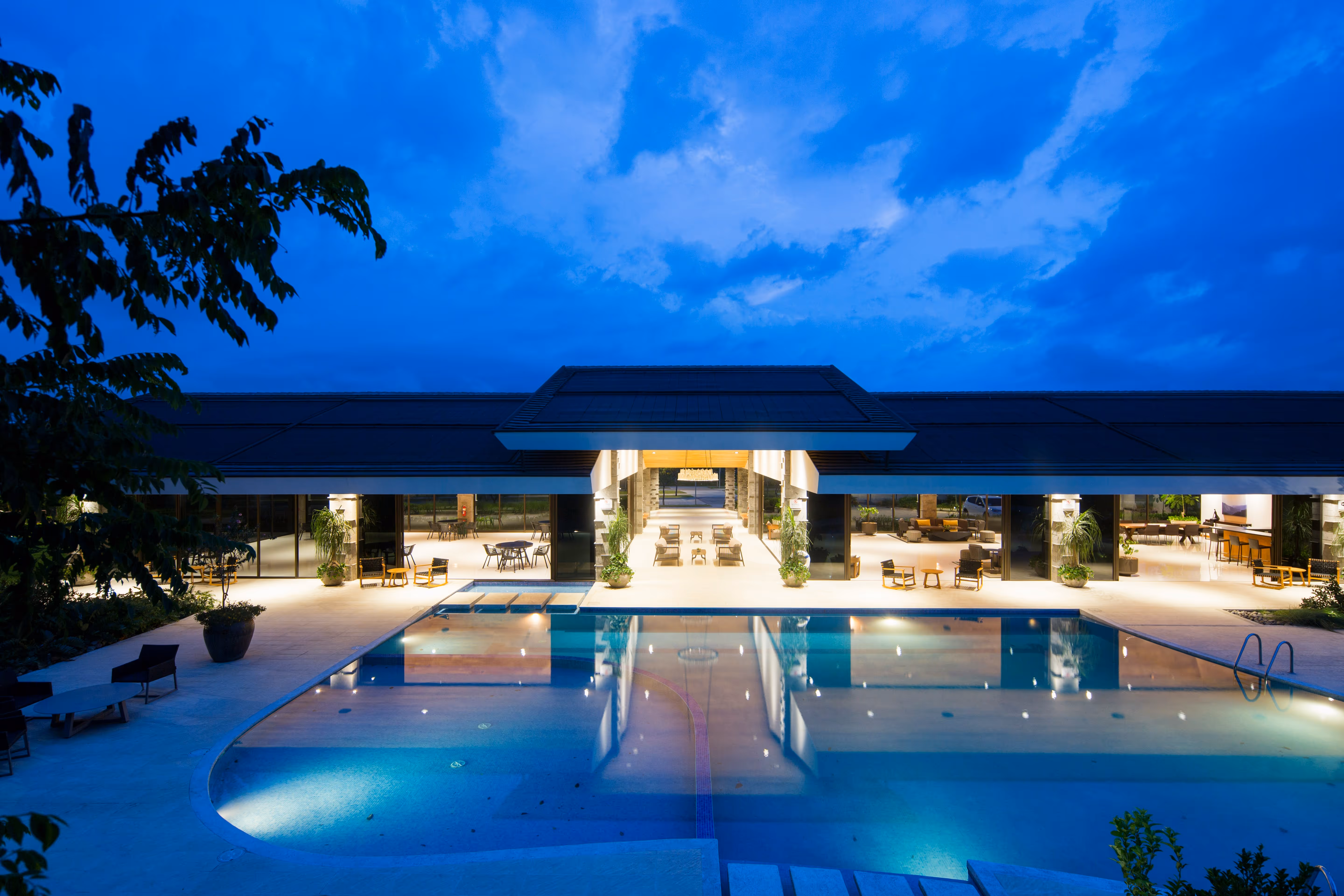 Resort de luxe avec piscine