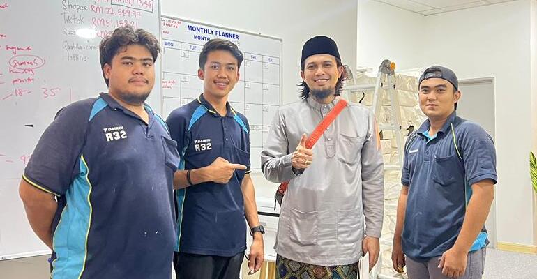 Cooling Pros Engineering aircond service team in Semenyih