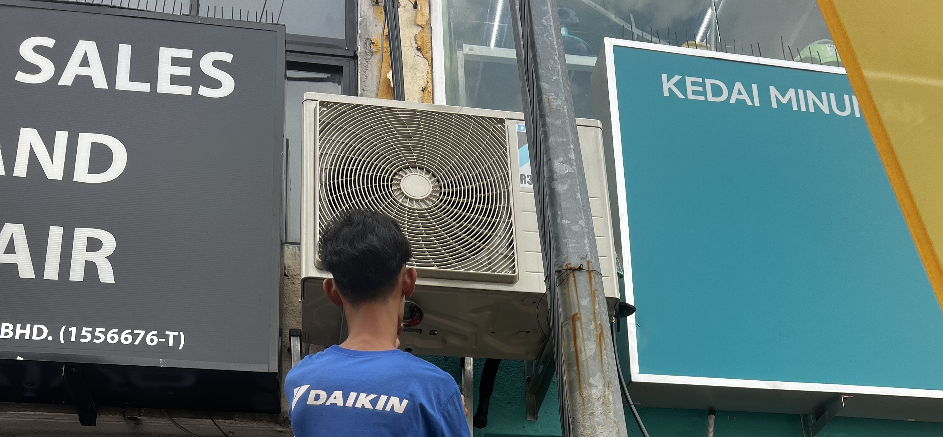 Commercial aircond servicing for office and industrial units in Semenyih