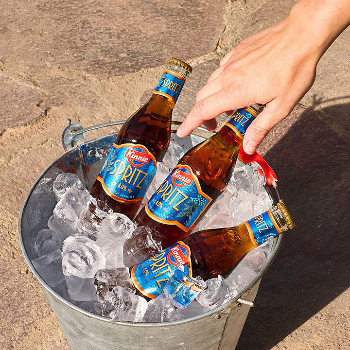 Kinnie Spritz in an ice bucket