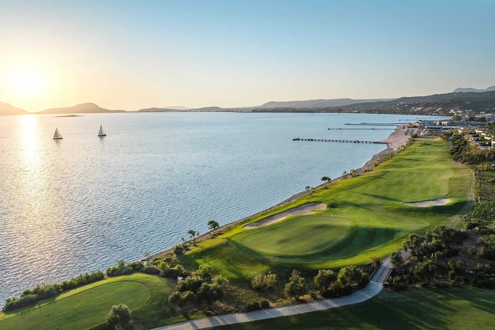 Luxury resort overlooking the golf course in the Algarve