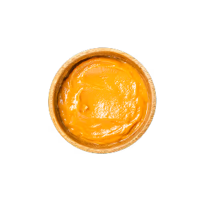 Eine Schüssel mit Erdnusssauce.