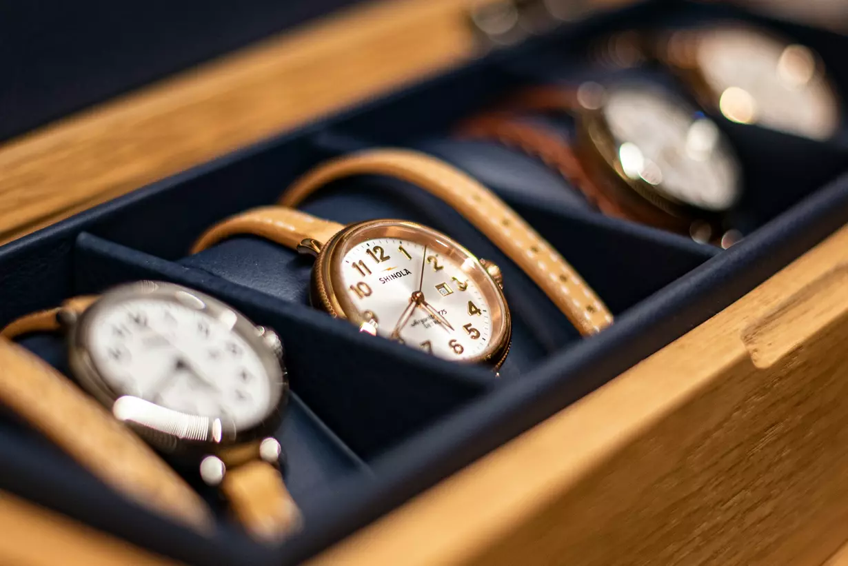Montres de luxes dans un coffret en bois