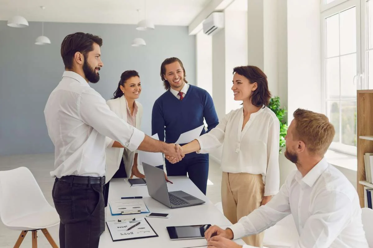 investisseurs privés autour d'une table