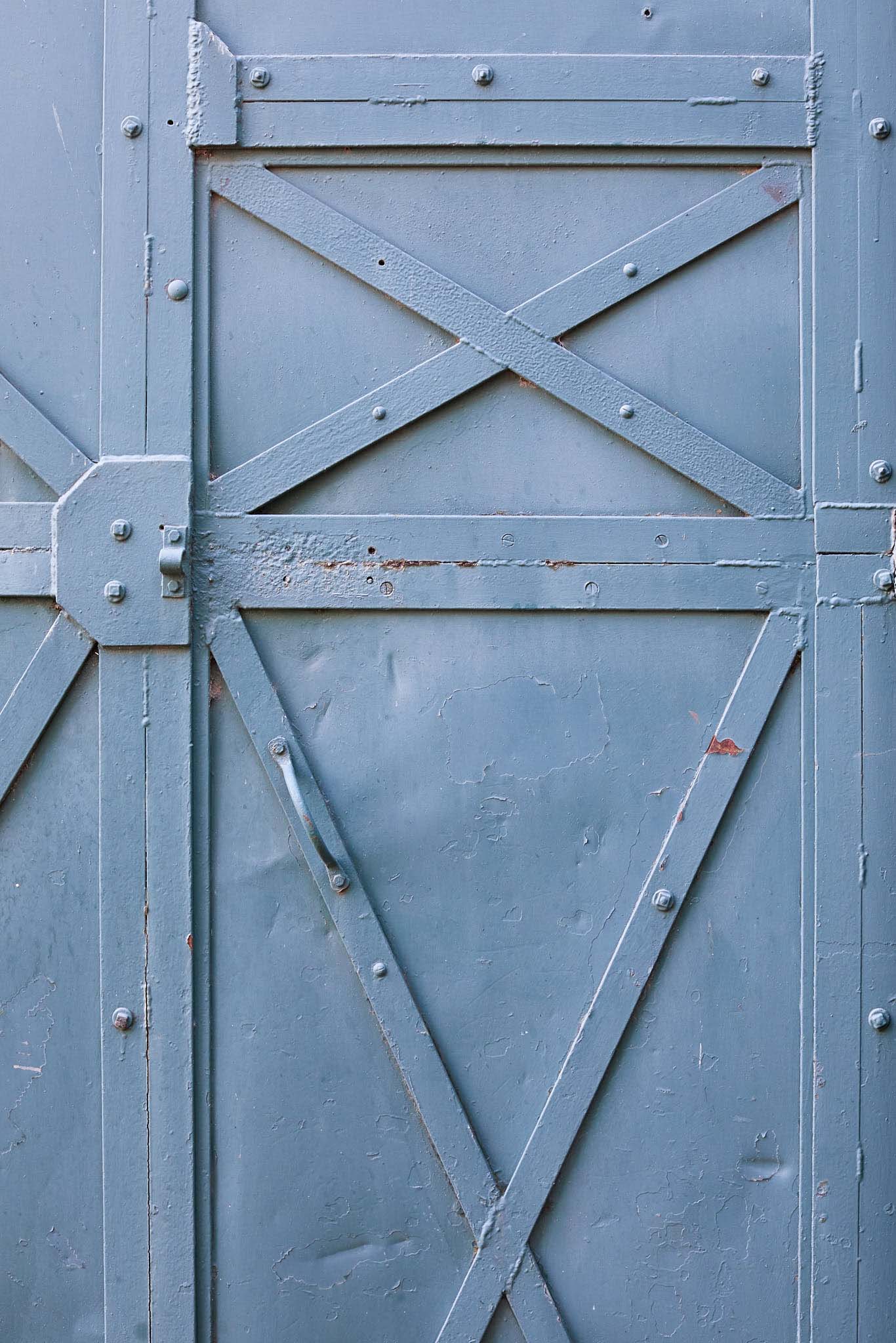 T Nielsen and Co blue door 