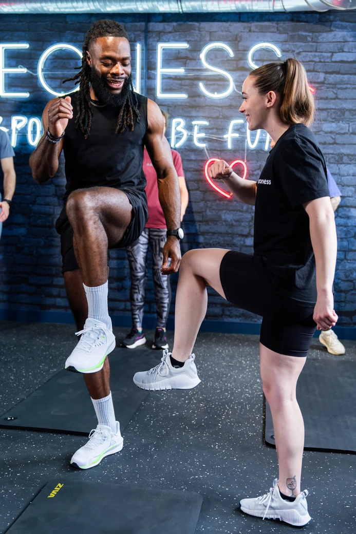 Récupération après une séance de sport dans une salle Neoness