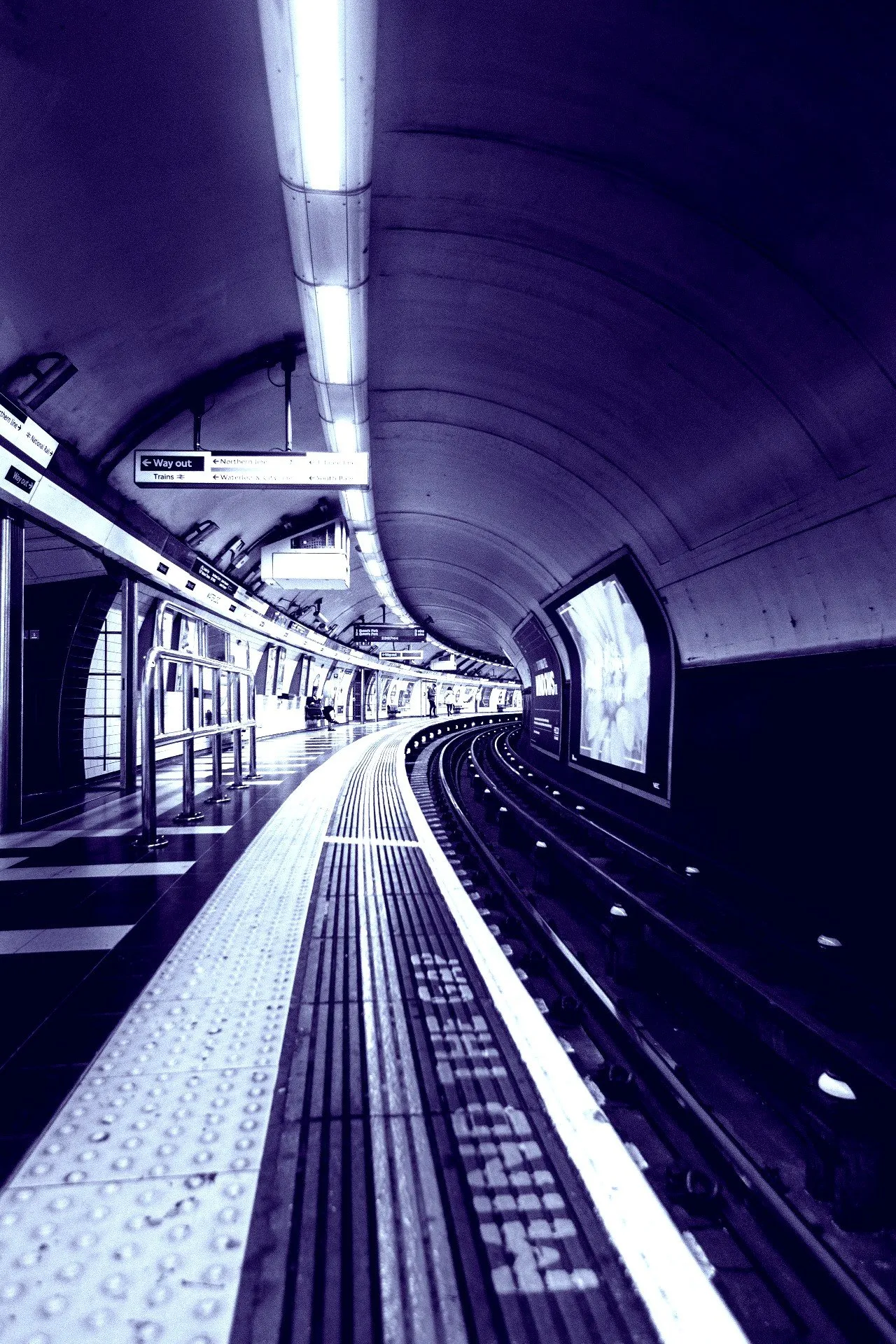 Subway terminal and tracks