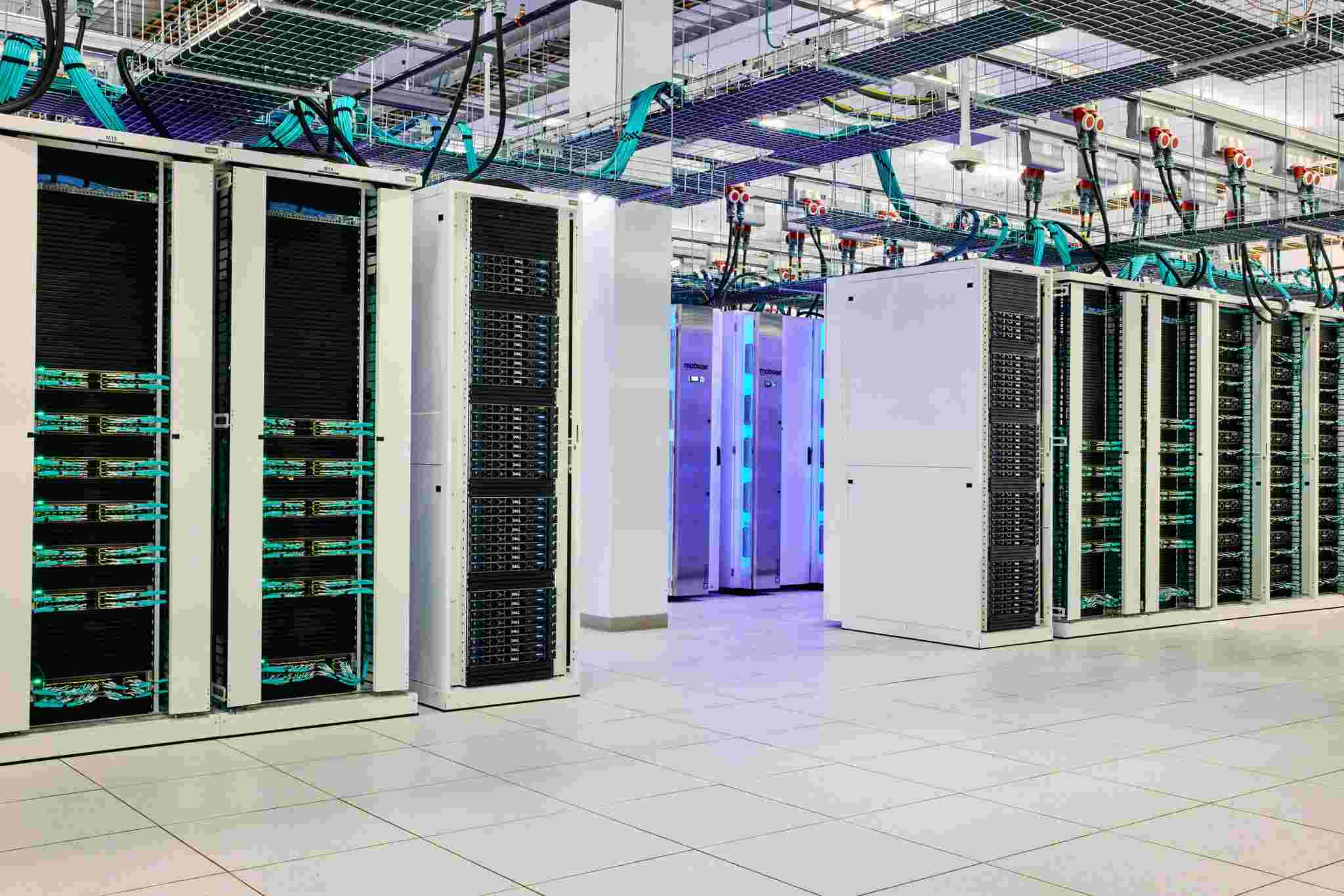 Server halls with Motivair ChilledDoors