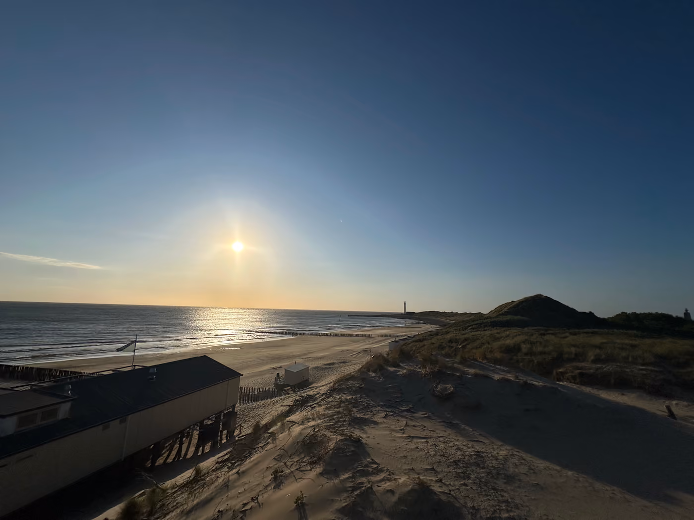 Sandstrand, Dünen und Küstenlandschaft an der Nordsee bei Westkapelle und Zoutelande