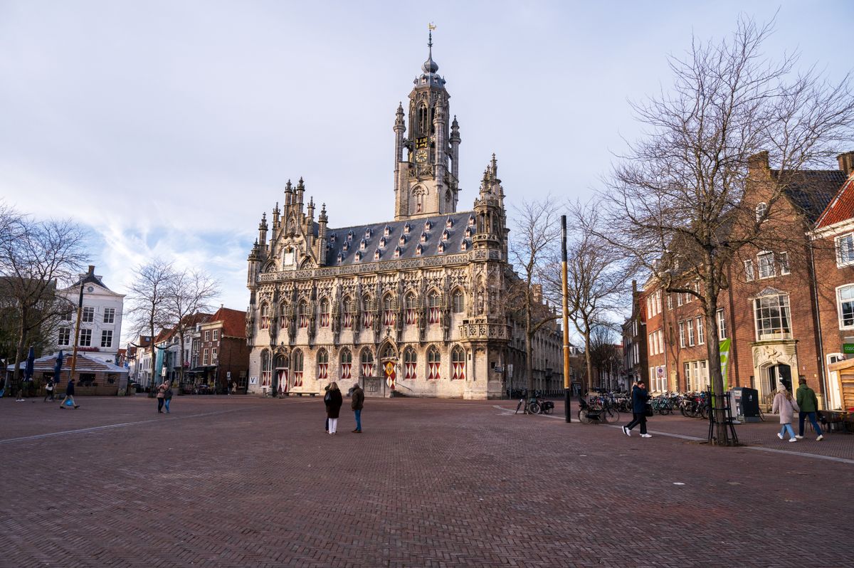 Historisches Rathaus von Middelburg am Markt in Zeeland