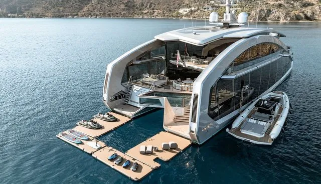Super Yachts 7 master cabin