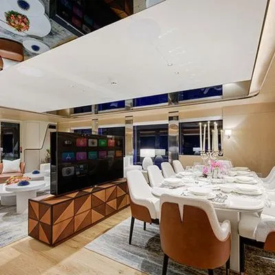 Super Yachts 11 jacuzzi