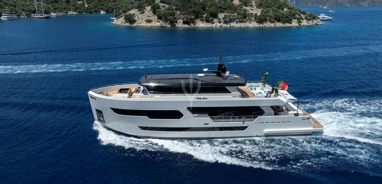Super Yachts 11 exterior