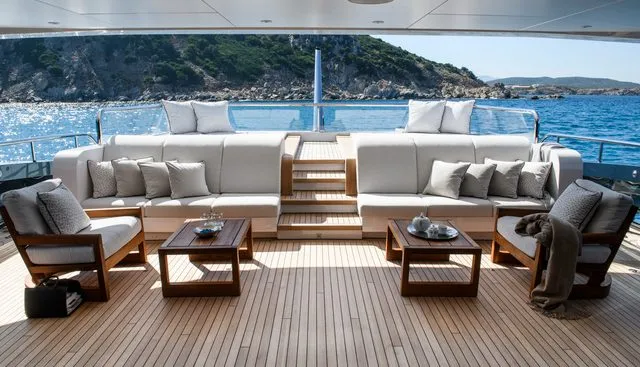 Mega Yacht 11 profile view