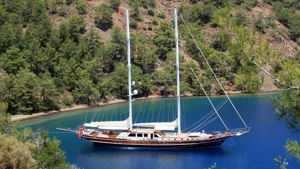 Kaya Guneri V on the water, Bodrum yacht charter.