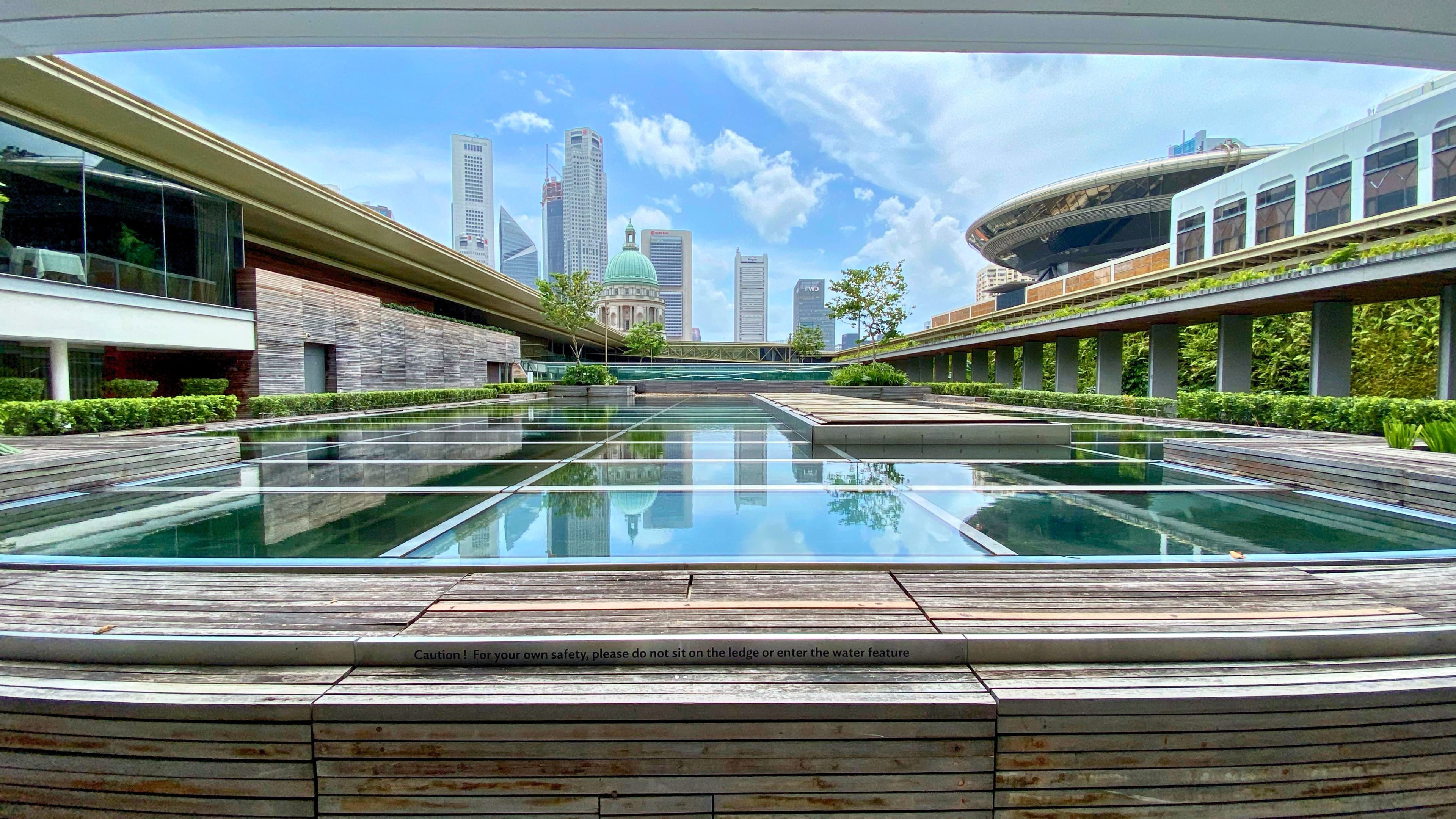 The Reflecting Pools infinity-edge water features at the National Gallery Singapore, constructed by Innovez Engineering.