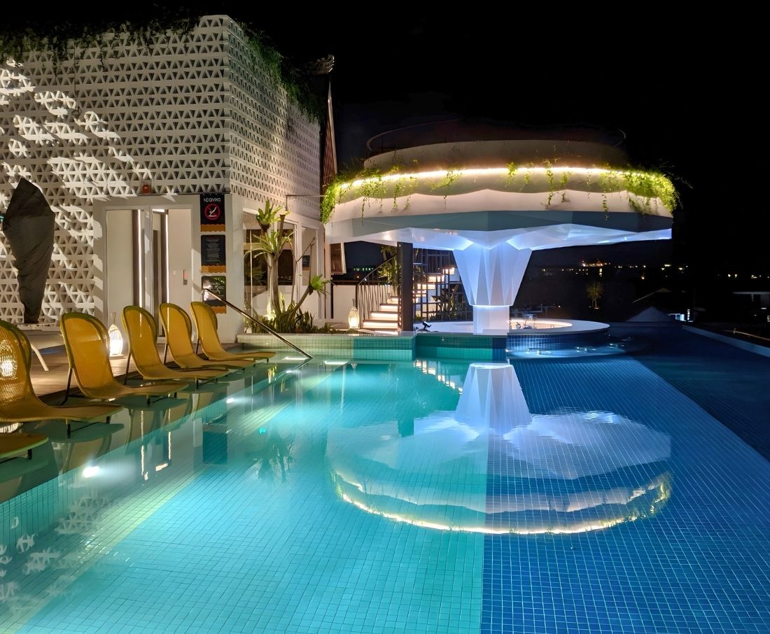 Aloft Bali Seminyak — Marriott swimming pool
