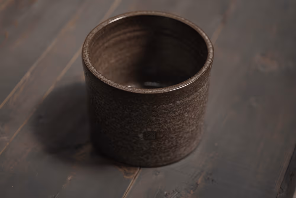 Ceramic water bowl detail
