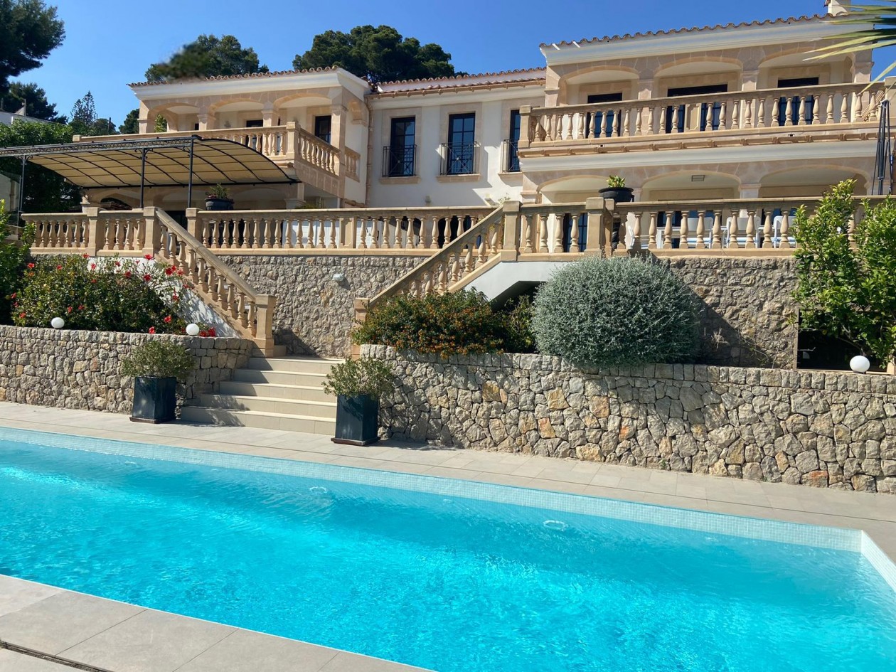 Mediterrane Luxusvilla mit Meerblick in Costa den Blanes