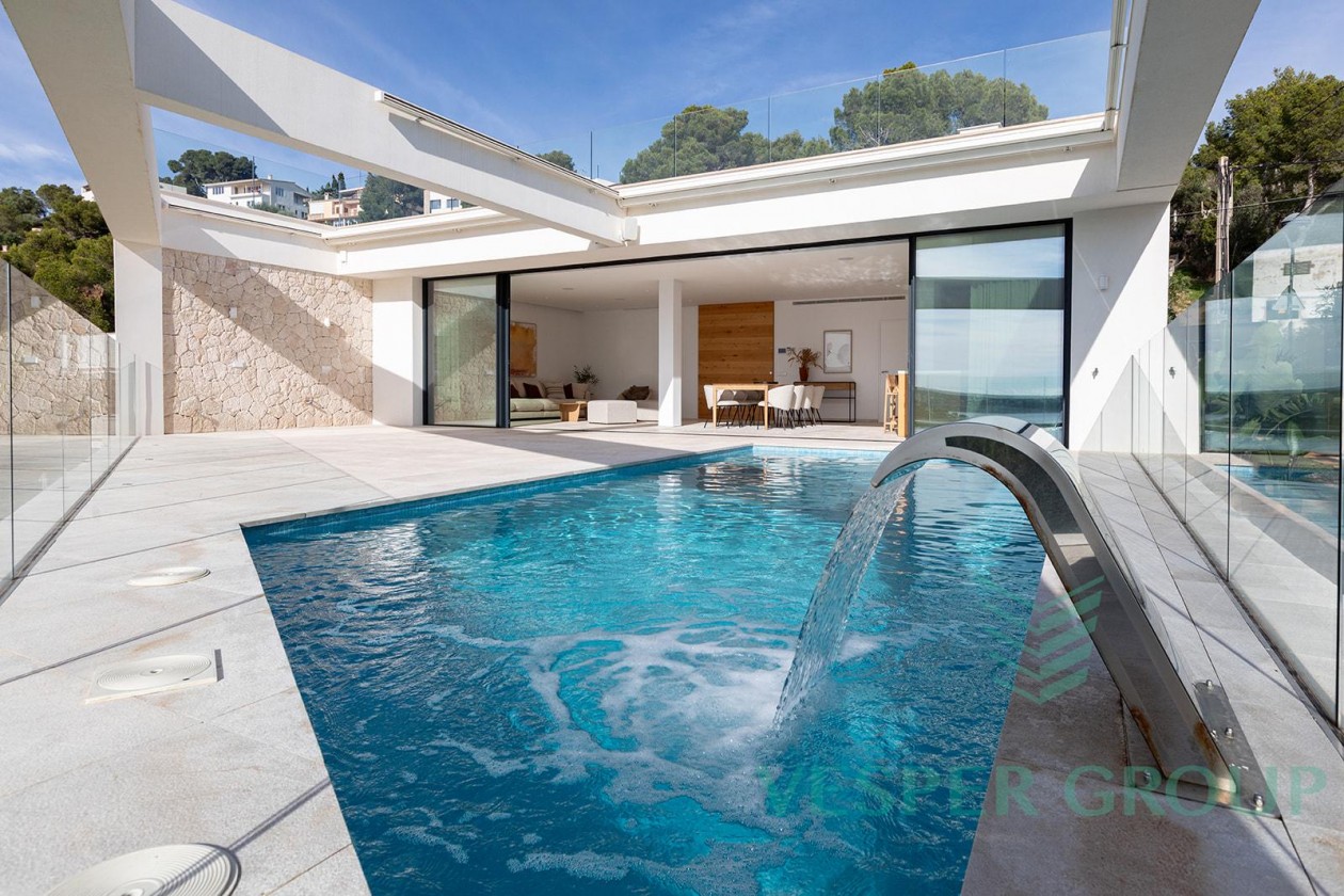 Moderne Villa mit Meerblick in Costa d'en Blanes