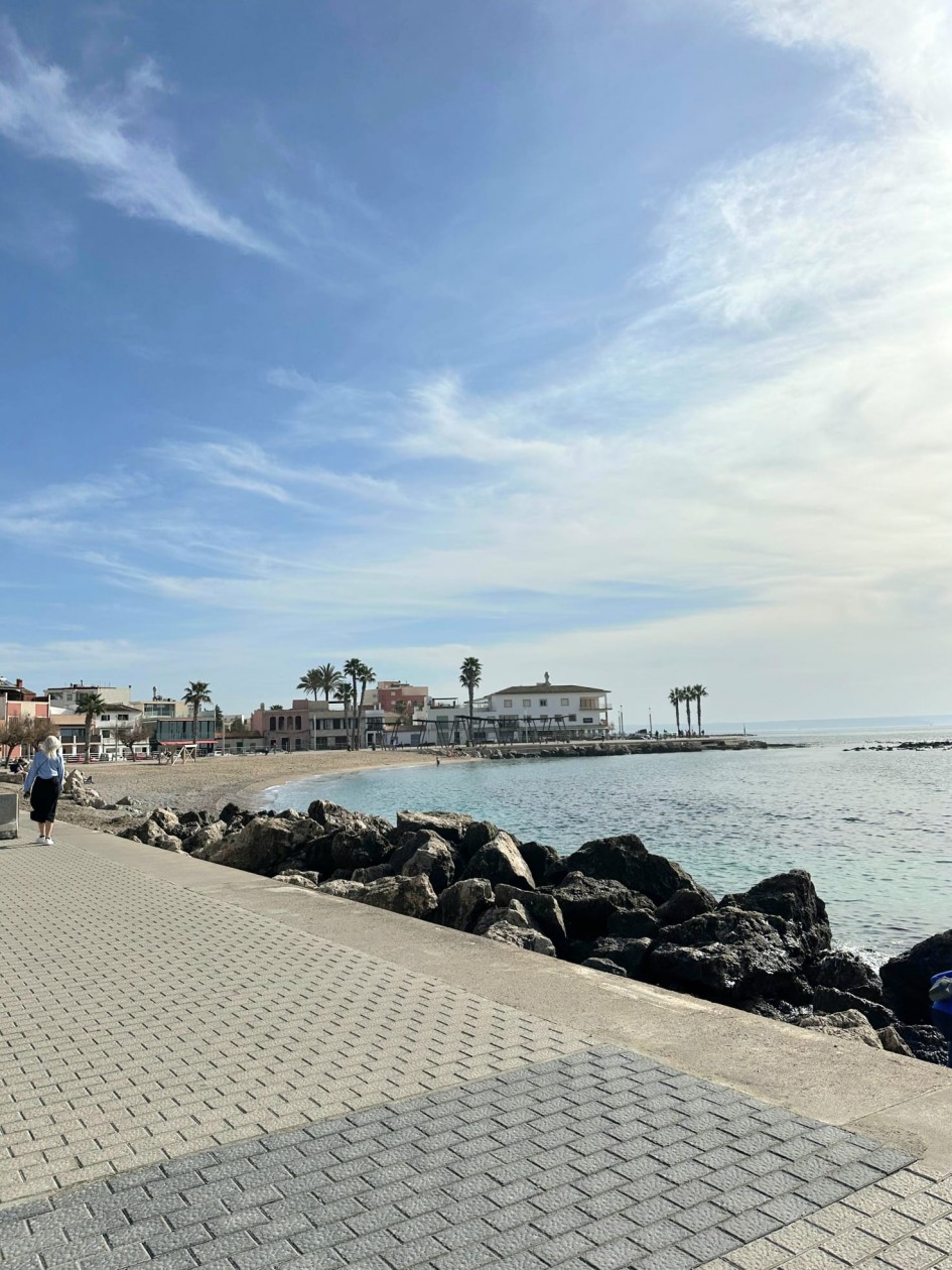 Zu verkaufen 2-SZimmer-Wohnung mit Gemeinschaftspool und Parkplatz in El Molinar-Portixol