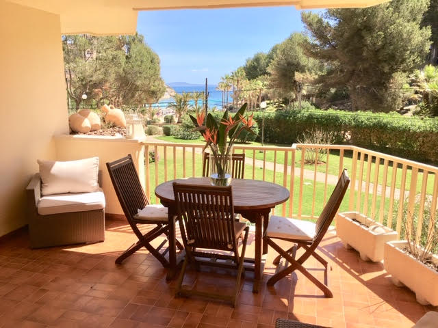 WUNDERSCHÖNE WOHNUNG MIT MEERBLICK IN CALA VINYES