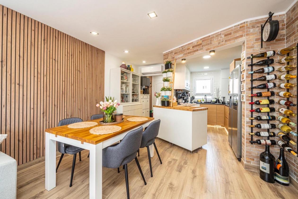 Renovierte Erdgeschosswohnung mit 2 Schlafzimmern und Parkplatz in Son Ferrer