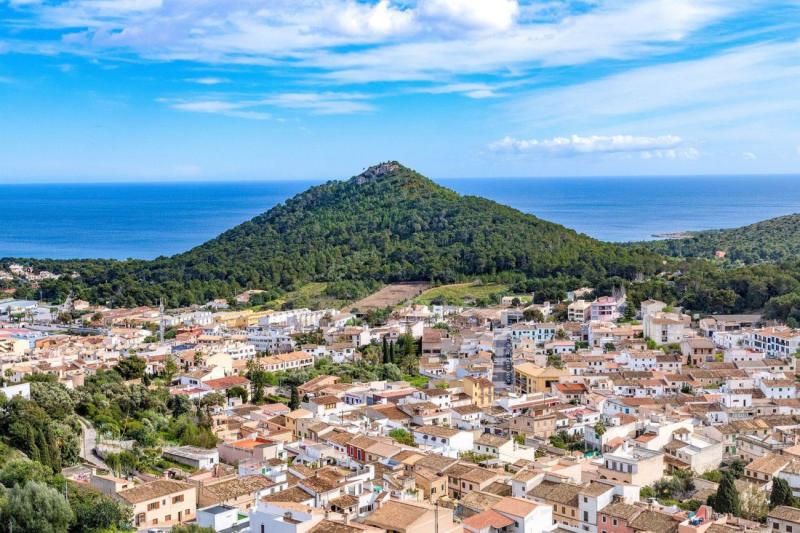 CAPDEPERA / MALLORCA — EXKLUSIVES BAUGRUNDSTÜCK 36.000 m² MIT PANORAMA-MEERBLICK