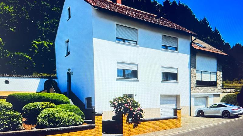 Gepflegtes 1-2 Familienhaus in bester Lage