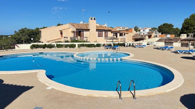 Exklusives Reihenhaus mit traumhaftem Meerblick in bester Lage von Santa Ponsa, Mallorca.