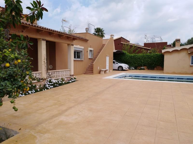EINFAMILIENHAUS IN PALMANYOLA MIT POOL