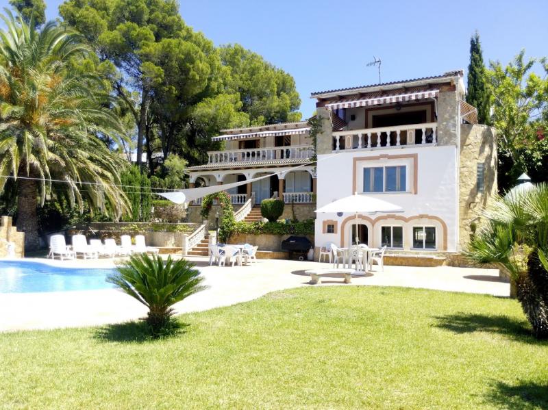 VILLA MIT MEERBLICK IN SANTA PONSA 